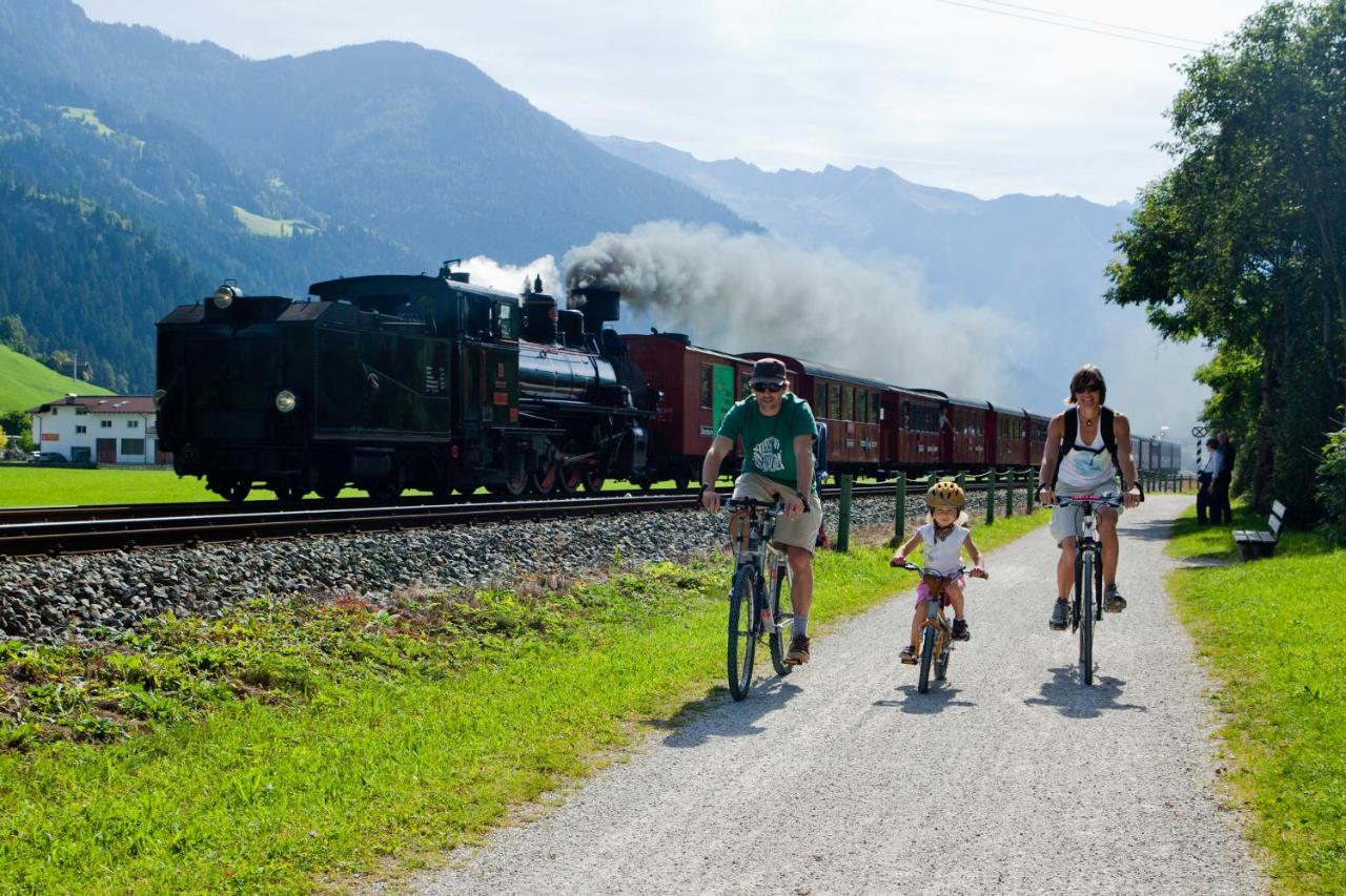 Hotel Cafe-Zillertal Штрас-им-Циллерталь Экстерьер фото